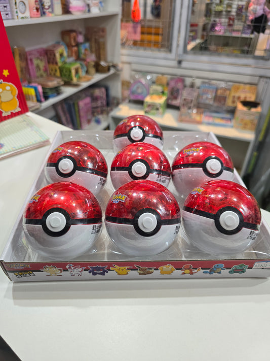 Pokebola con figura